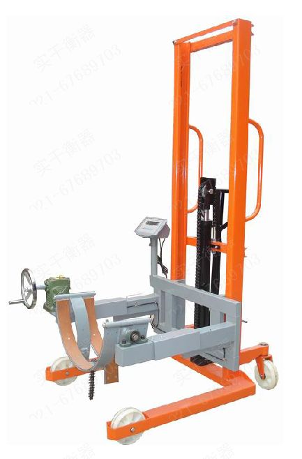 高效安全 300千克防爆油桶搬运车电子秤在油漆桶装卸搬运中的应用