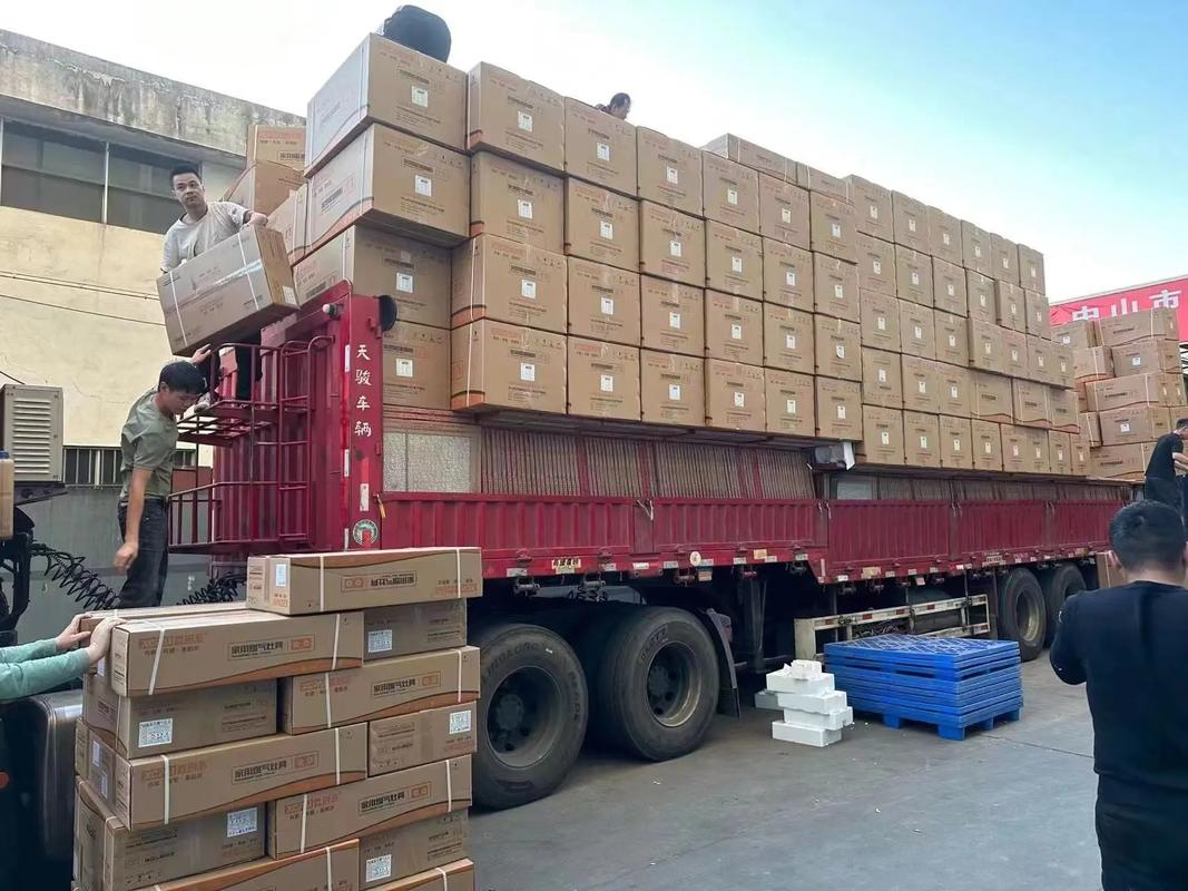 高原上的搬运力量 拉萨装卸工的职业纪实