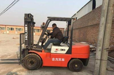 新疆考取叉车操作证 装卸搬运作业的三大硬性要求解析